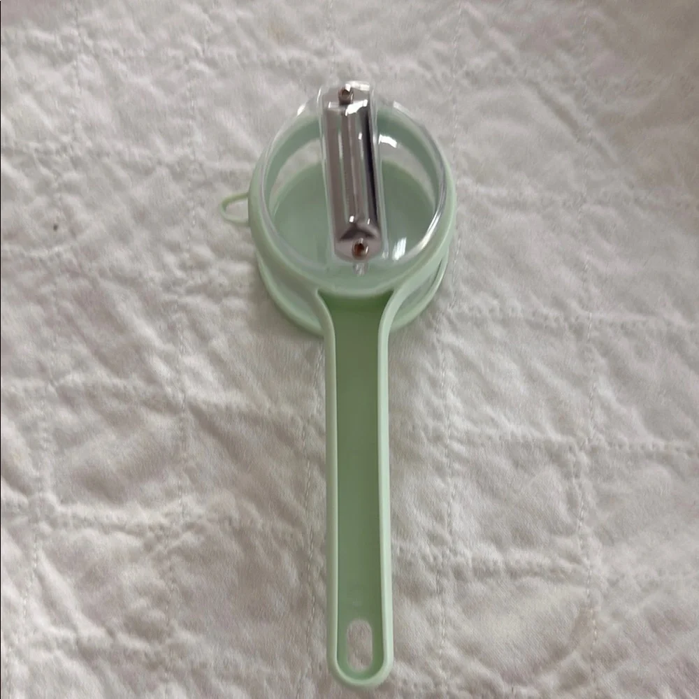Mint Green Vegetable Peeler